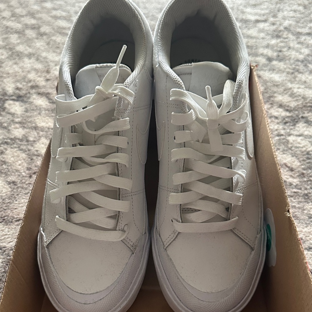 NIKE Court Legacy Lifts Sneakers